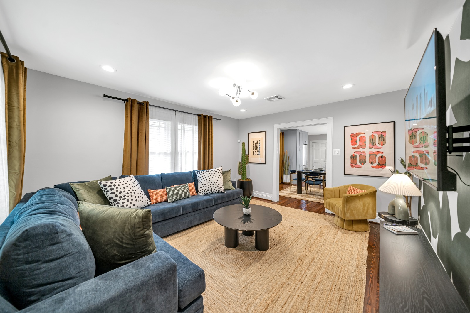 Peddie St living room